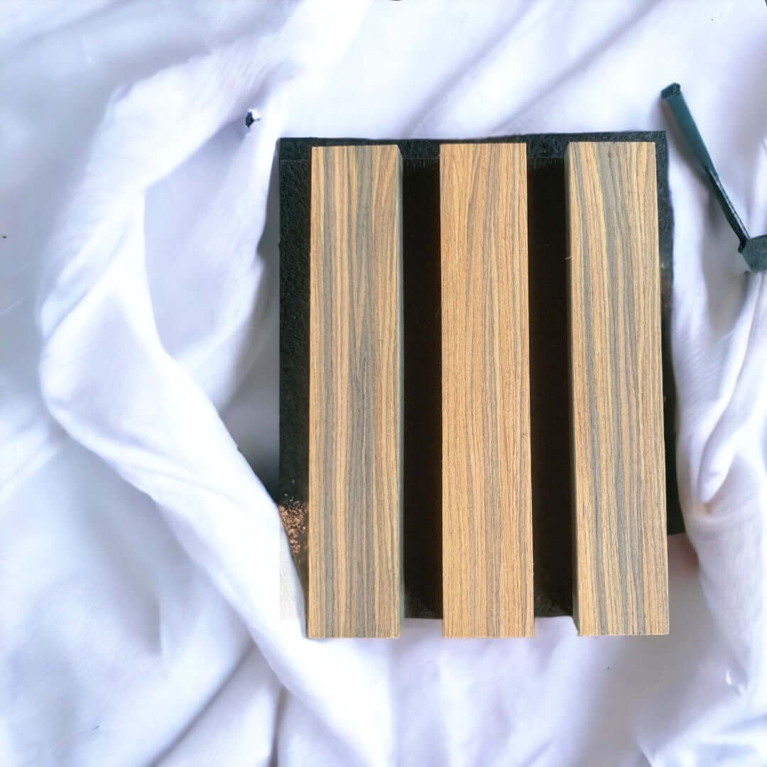 Échantillon de panneau de lattes en bois de branche acide