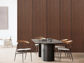Panneaux acoustiques pour restaurant en lattes de bois véritable habillant le mur d'une salle à manger — Artmur