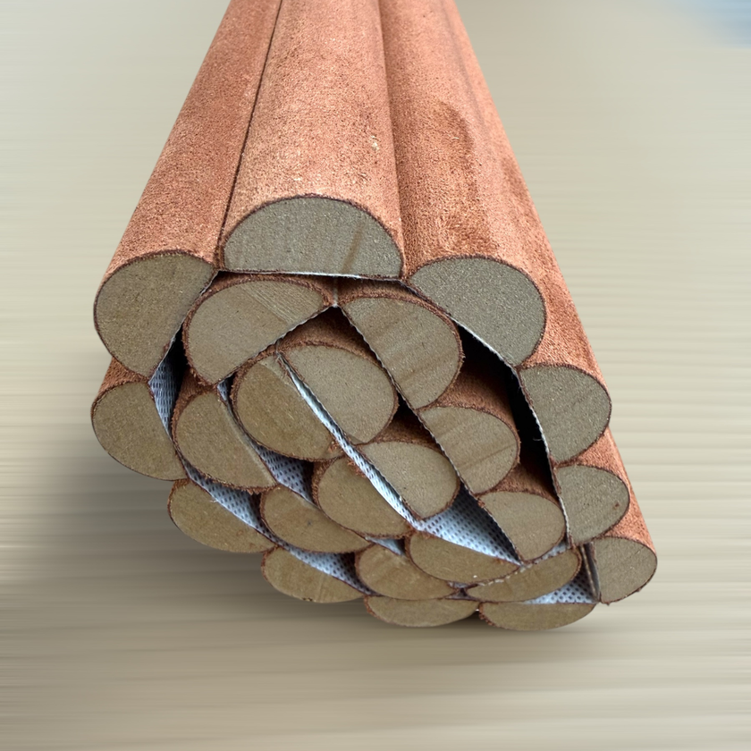 Panneau flexible Velour Rouille foncé VelvFlex roulé, vue des cannelures en coupe