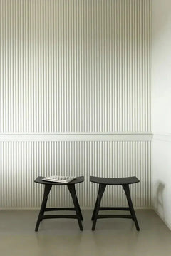White Linéapur Drum PVC wall panels in an entryway