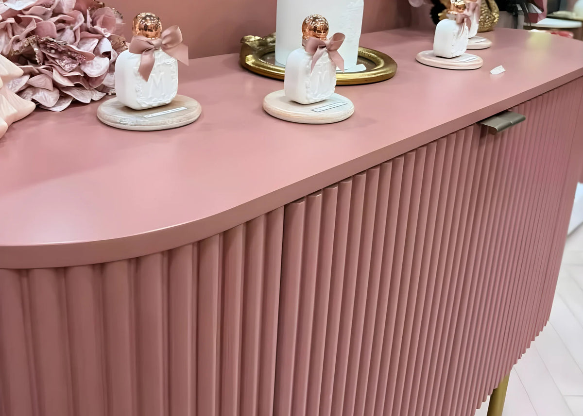 Panneaux muraux flexibles pour espace commercial : comptoir d'accueil galbé de la boutique Maison Margan