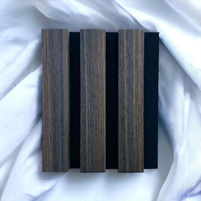 échantillon acoustique de noyer fumé foncé