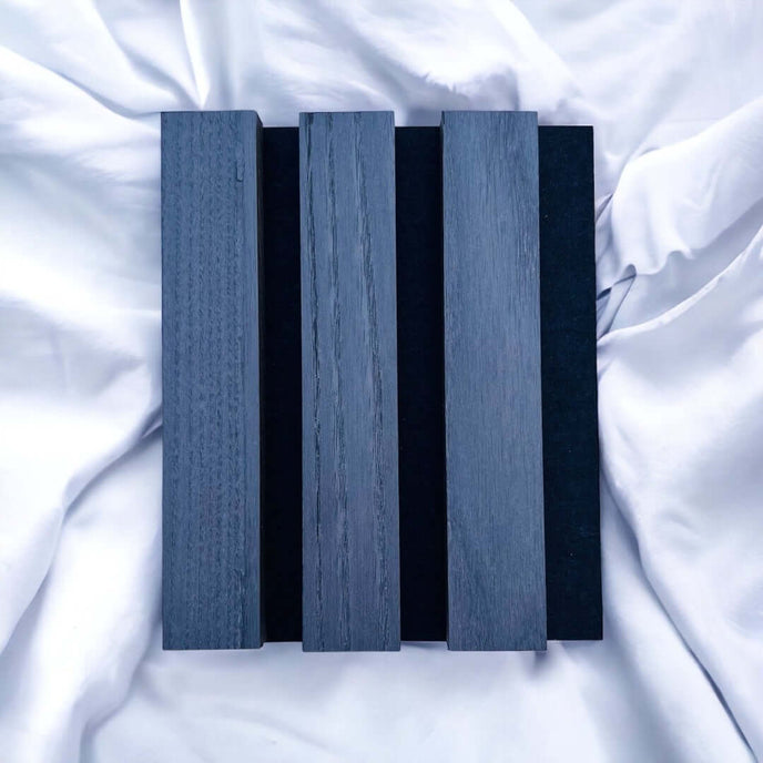 Échantillon de panneau de lattes en bois de chêne gris